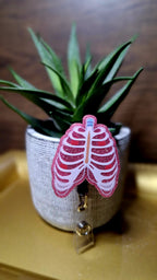 Ribs Out (Badge Reel)