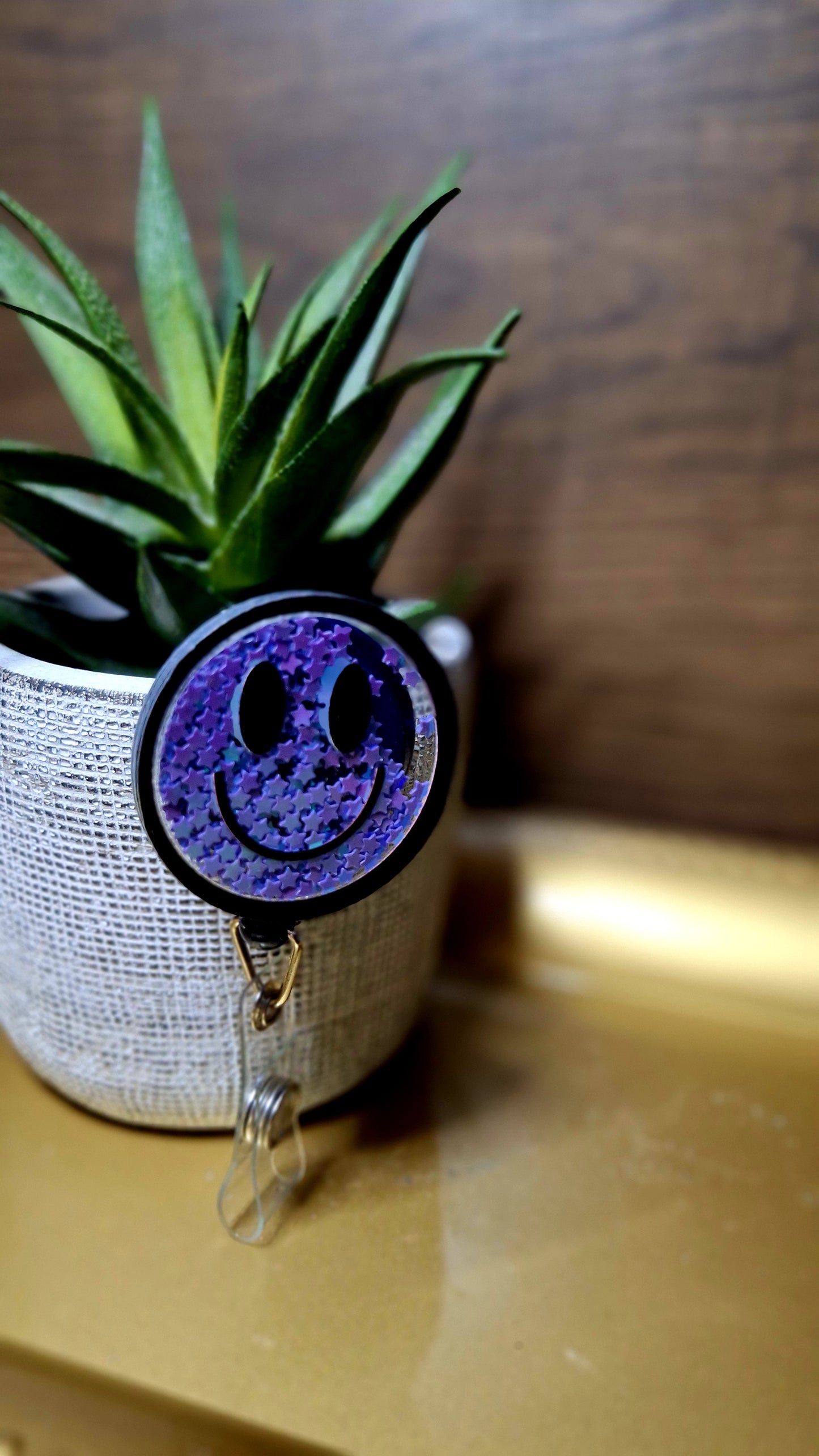 Shake Me Happy (Shaker) (Badge Reel)