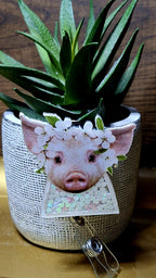 Litty Piggy (Shaker) (Badge Reel)