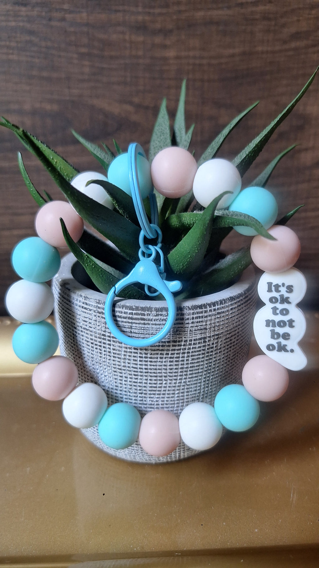 It's ok to not be ok. (Wristlet Keychain)