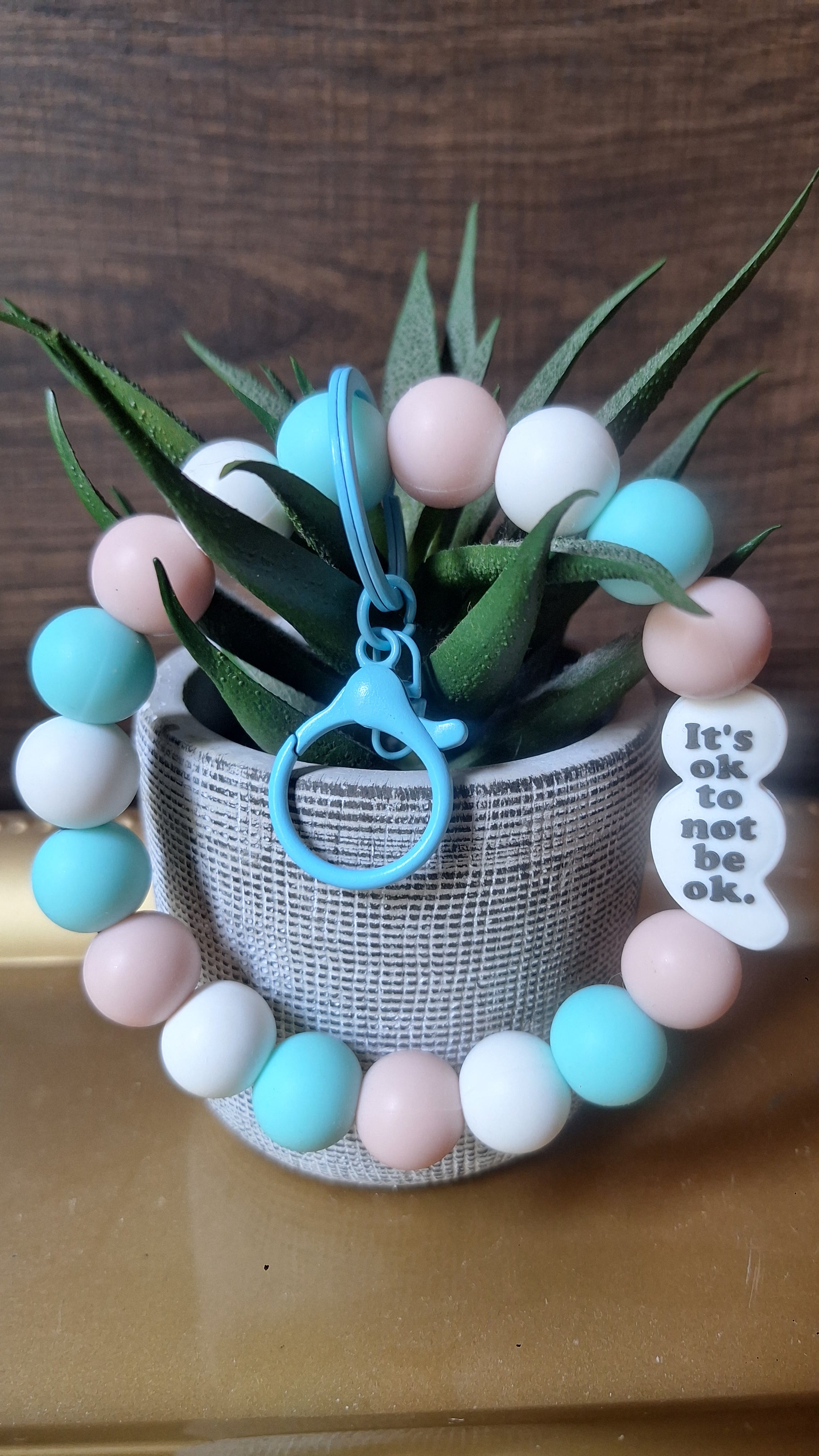 It's ok to not be ok. (Wristlet Keychain)