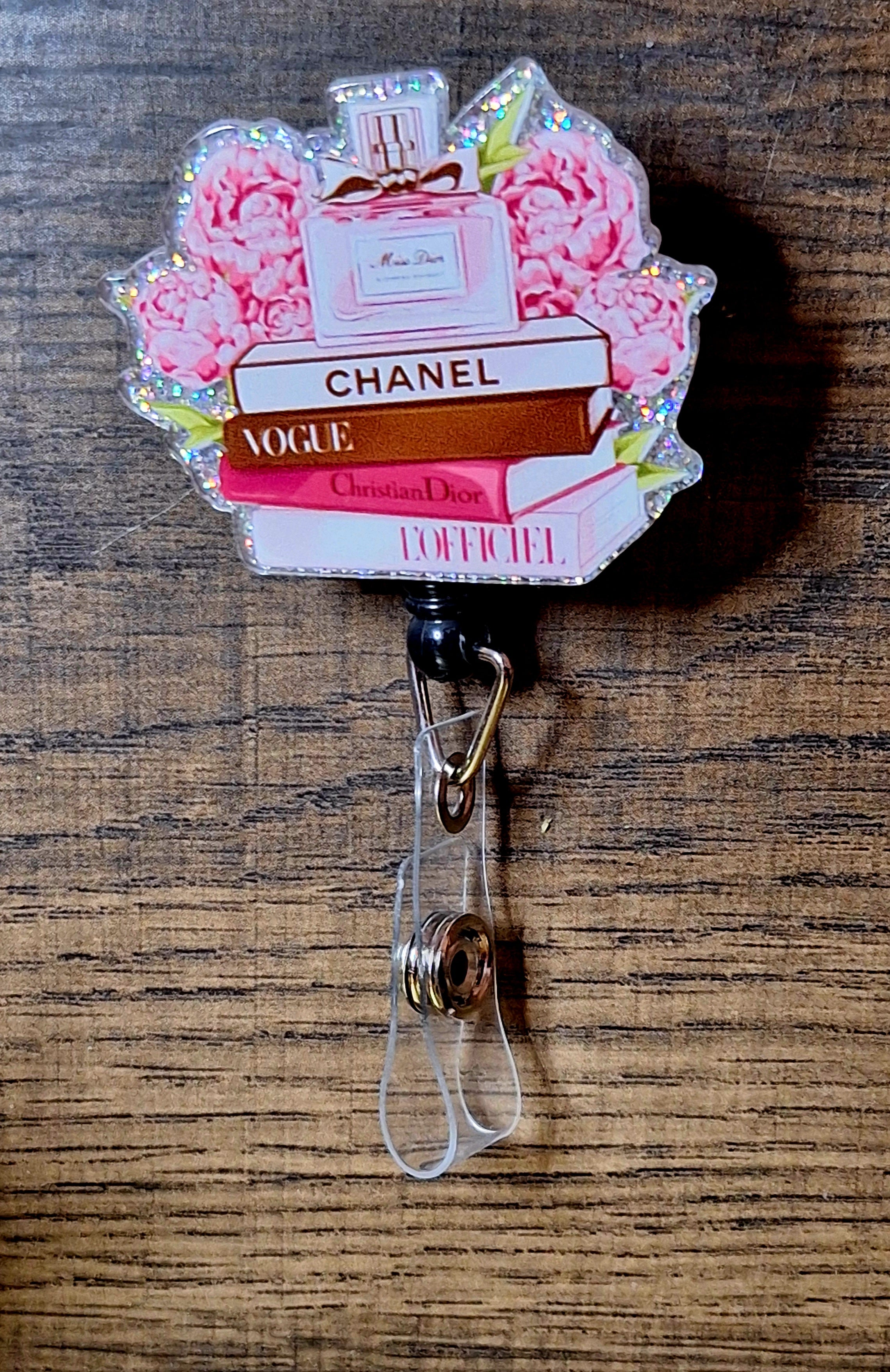 Chanel, Vogue, Christian Dior, L'officiel (Badge Reel)