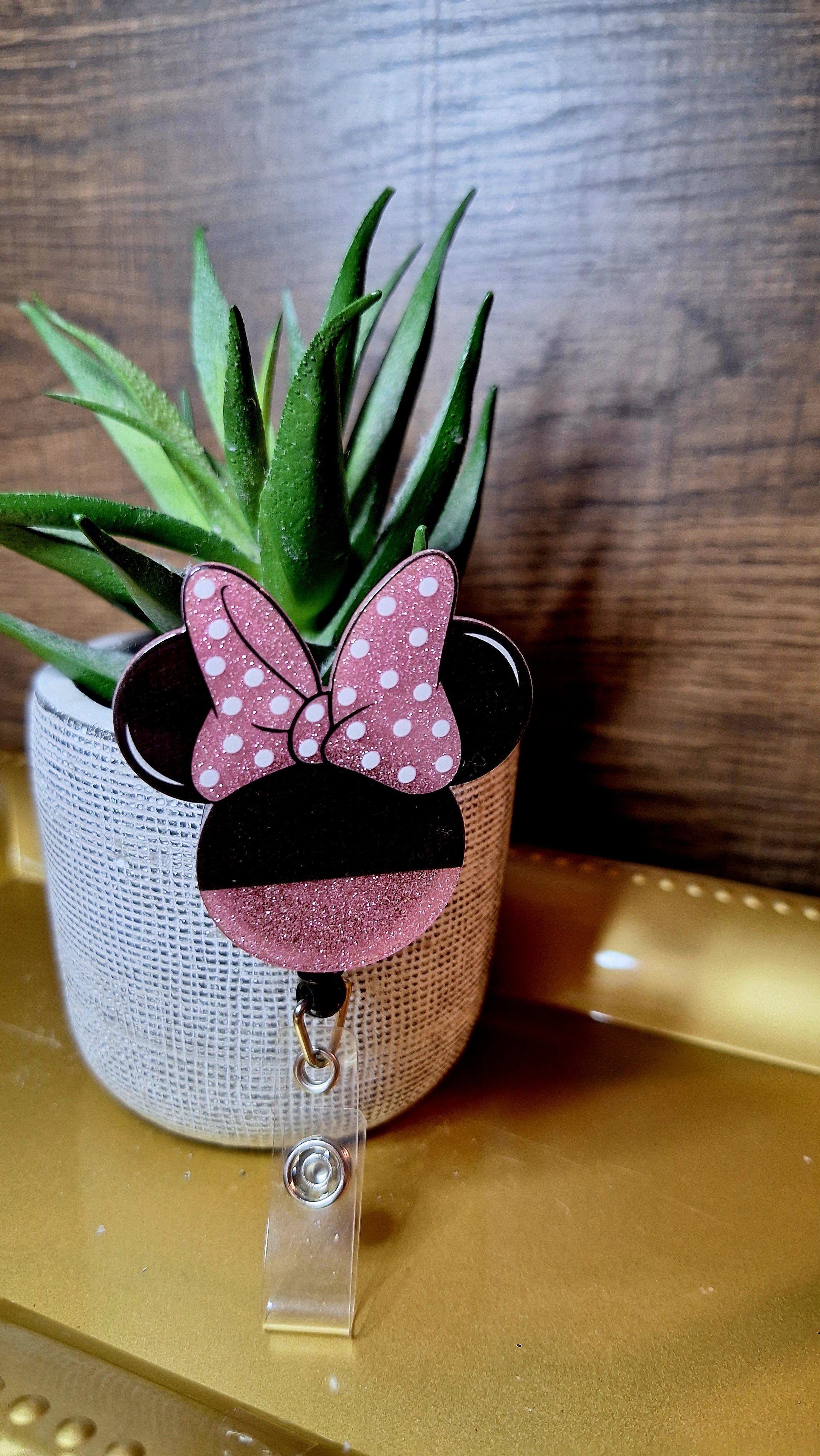 Minnie Mouse Head ( Badge Reel)