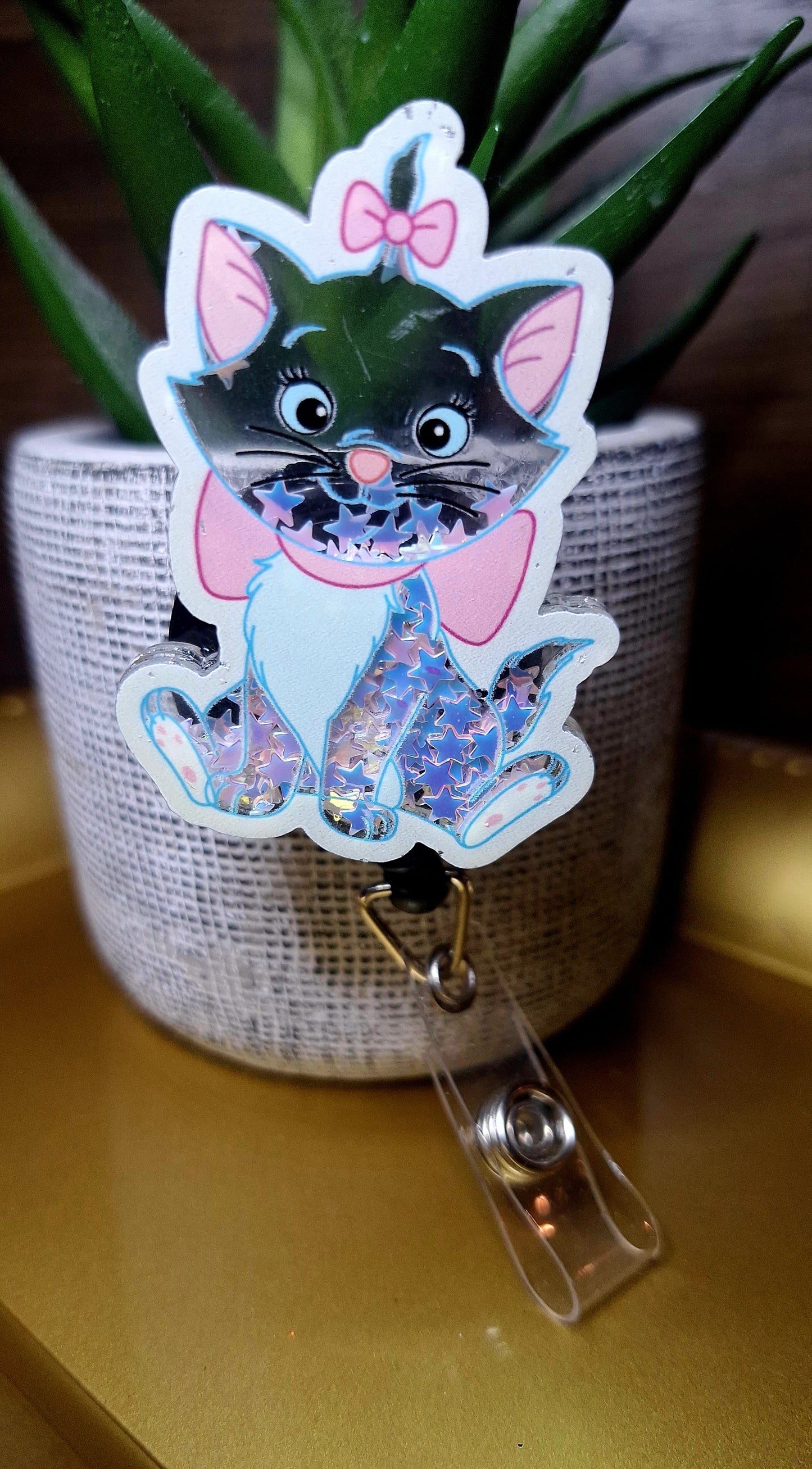 Disney Marie (Shaker) (Badge Reel)