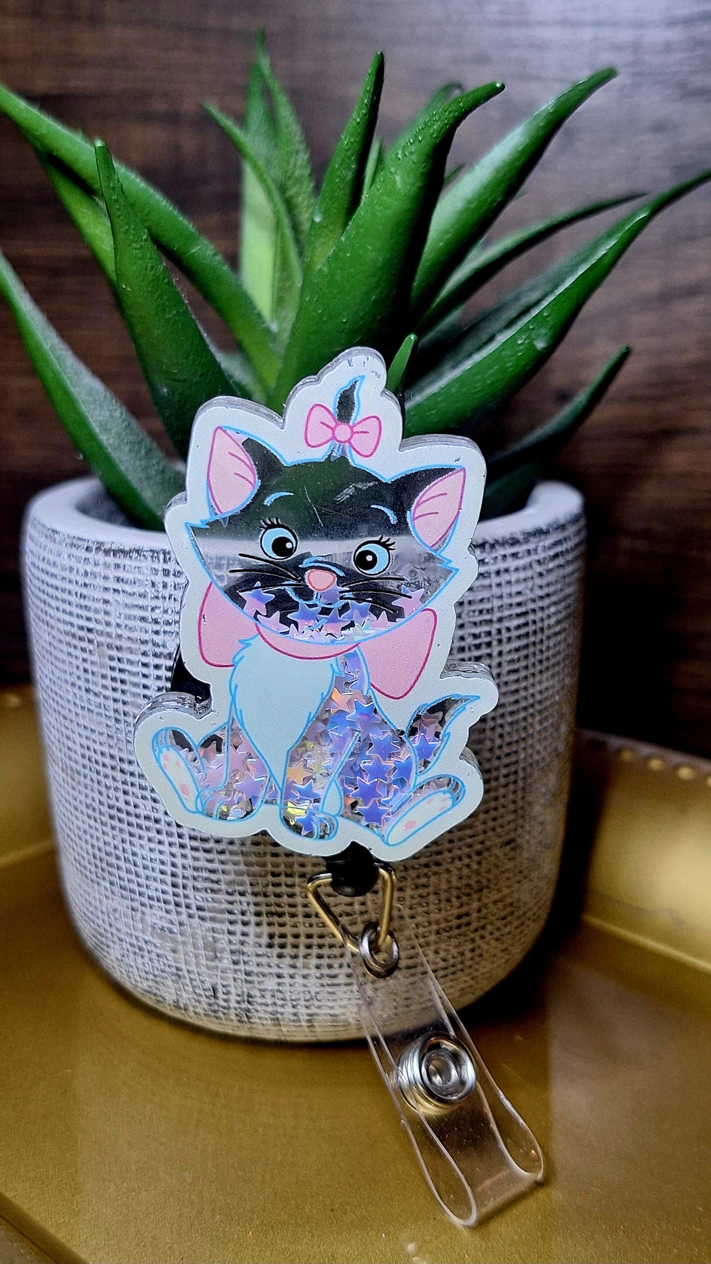 Disney Marie (Shaker) (Badge Reel)